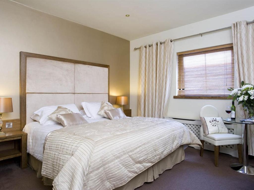 Customs House Country Inn Belcoo Room photo